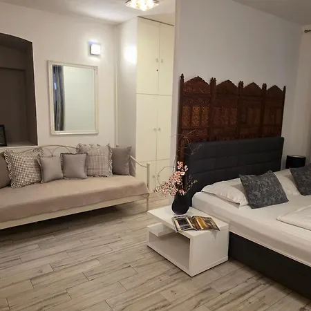 Old Town 7 * سبليت